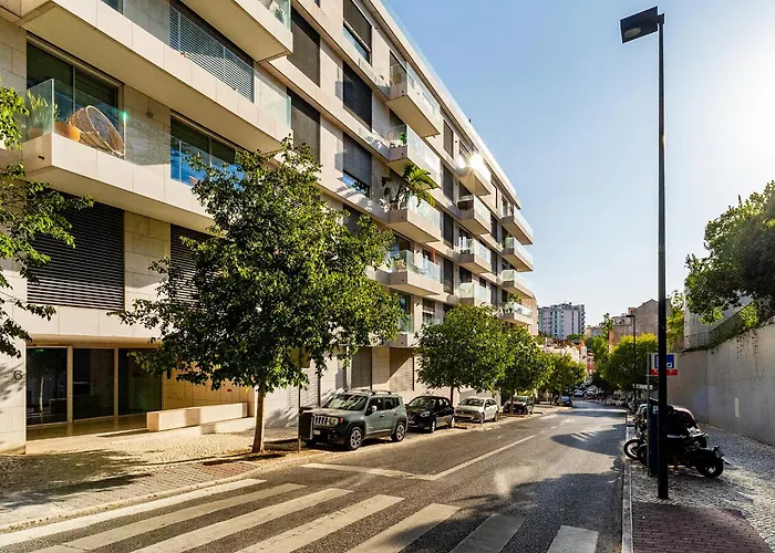 Whome Gem Close To Amoreiras And Rossio *